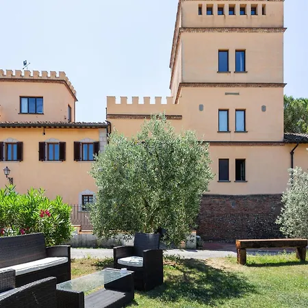 Poolside Leisure In Hideaway Willa Empoli